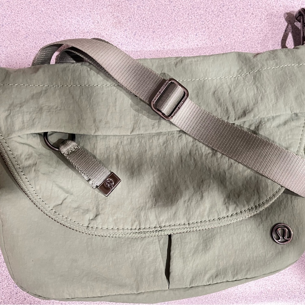 Lululemon festival bag 5L